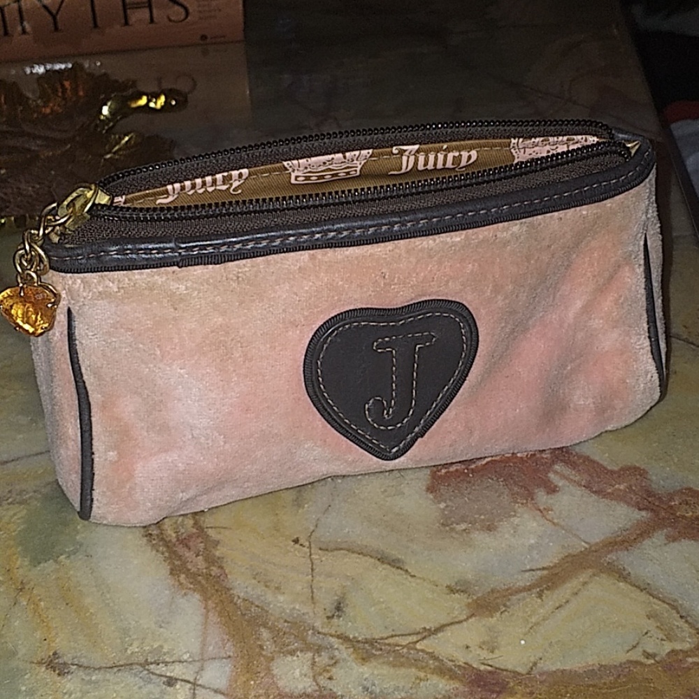 Juicy Couture case - Picture 2 of 3